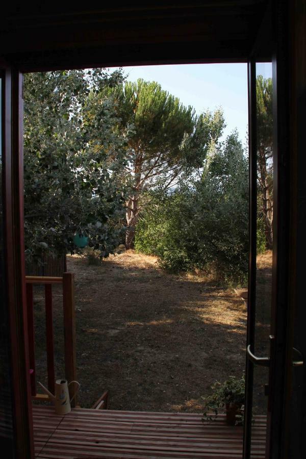 Roulotte Aux Peupliers La Tour-dʼAigues Exterior foto